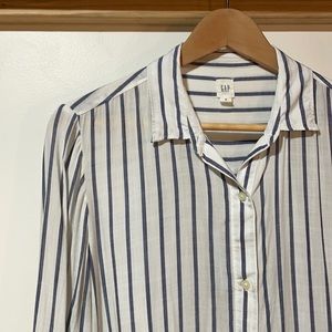 Pinstripe Long Buttondown Gap - size M